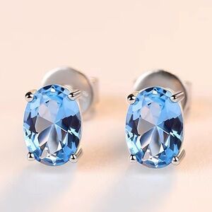 •Delicate High-end Quality Sky Blue Topaz 925 Sterling Silver Oval Stud Earring